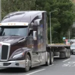 Camiones se acumulan en Rumichaca por aranceles Ecuador-Colombia